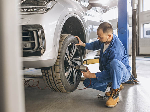 Шиномонтаж та балансування колес